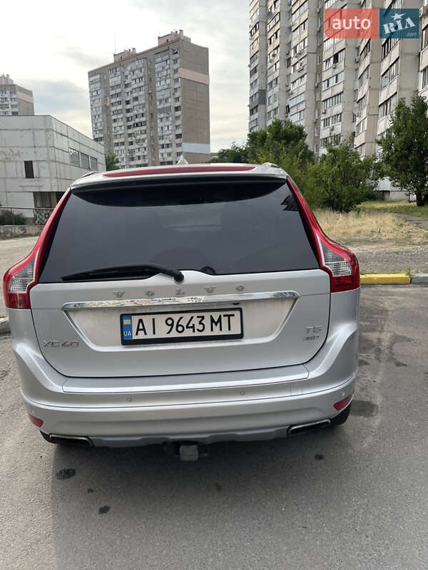 Внедорожник / Кроссовер Volvo XC60 2015 в 