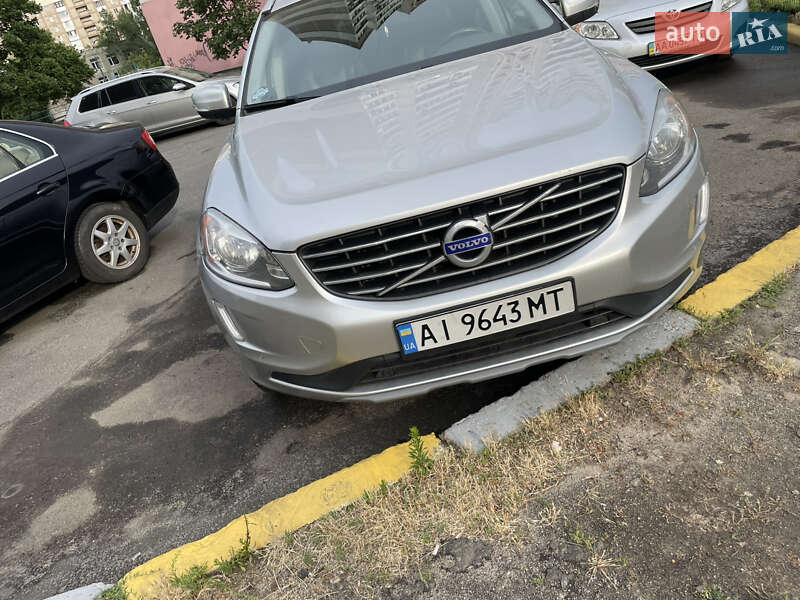 Позашляховик / Кросовер Volvo XC60 2015 в Києві