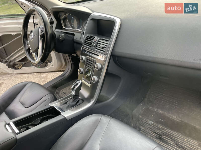Позашляховик / Кросовер Volvo XC60 2015 в Києві