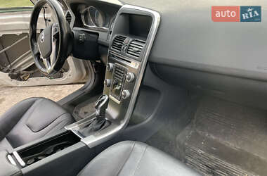Внедорожник / Кроссовер Volvo XC60 2015 в 