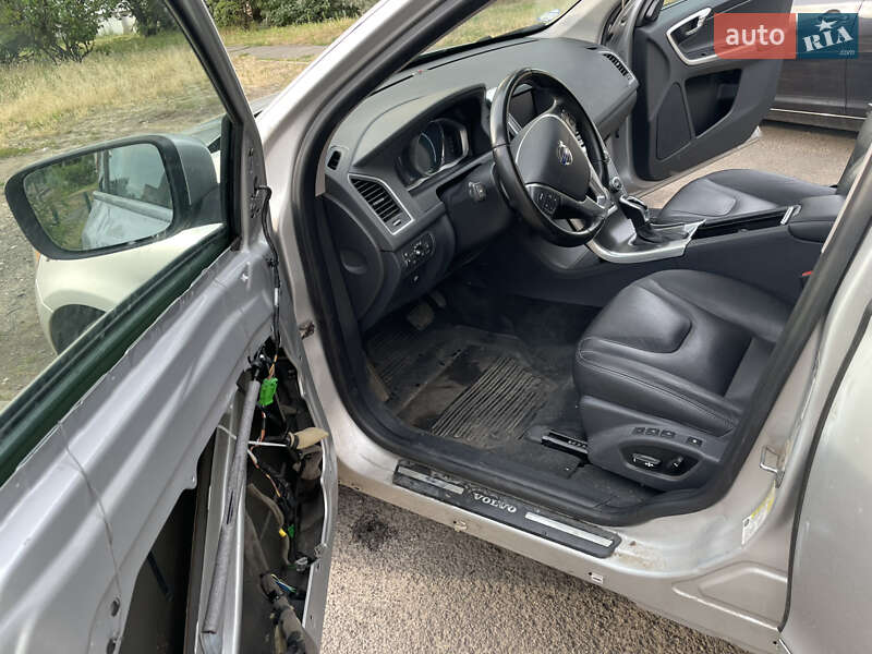 Позашляховик / Кросовер Volvo XC60 2015 в Києві