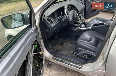 Внедорожник / Кроссовер Volvo XC60 2015 в 