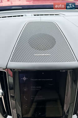 Внедорожник / Кроссовер Volvo XC60 2020 в 