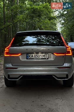 Внедорожник / Кроссовер Volvo XC60 2021 в 