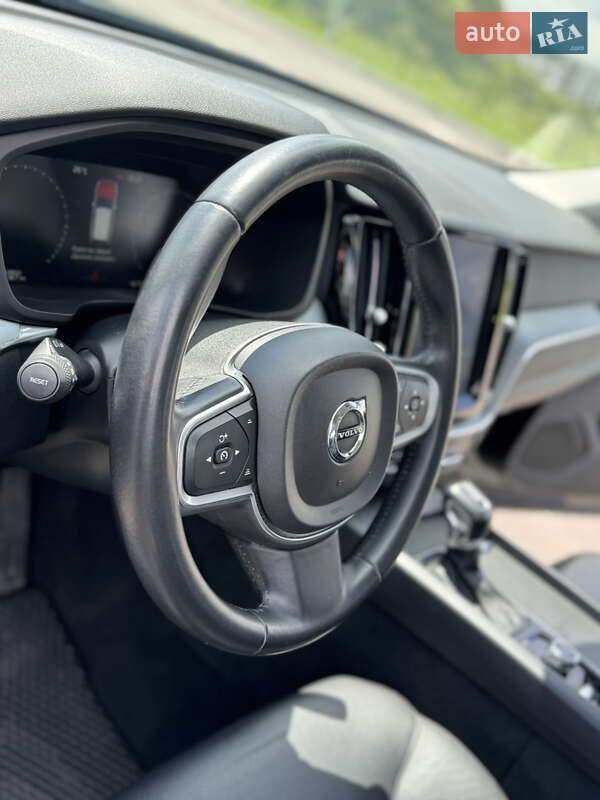 Позашляховик / Кросовер Volvo XC60 2017 в Рівному
