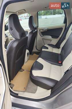 Внедорожник / Кроссовер Volvo XC60 2012 в 
