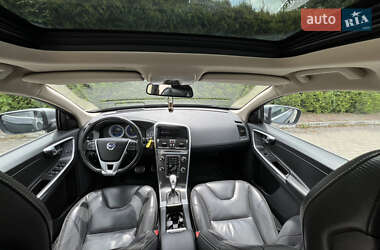 Внедорожник / Кроссовер Volvo XC60 2013 в 