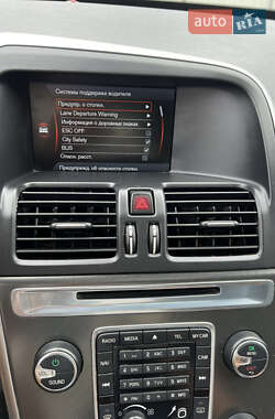 Внедорожник / Кроссовер Volvo XC60 2013 в 