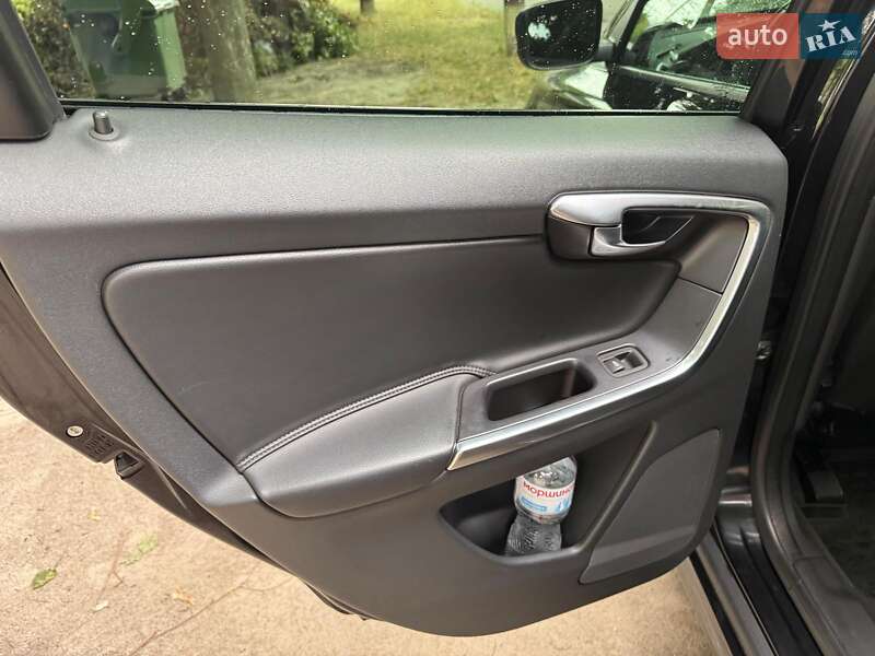 Позашляховик / Кросовер Volvo XC60 2014 в Києві
