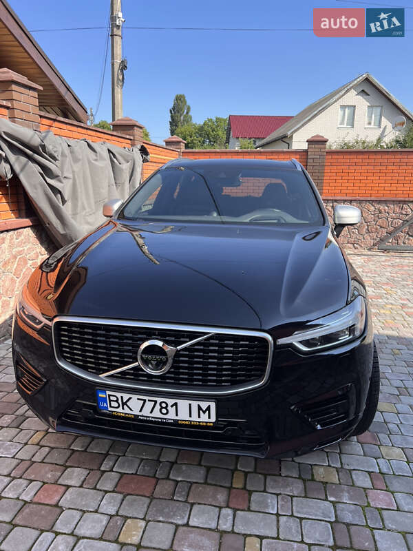 Внедорожник / Кроссовер Volvo XC60 2017 в 