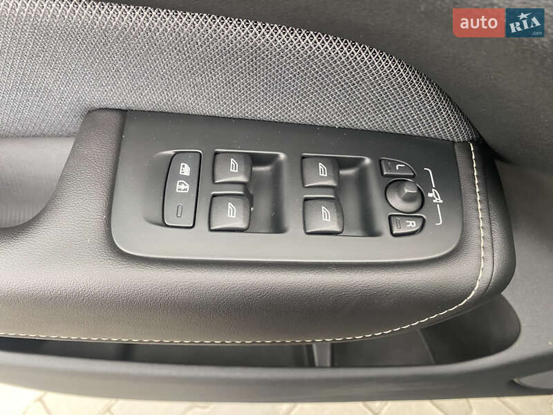 Внедорожник / Кроссовер Volvo XC60 2020 в Луцке
