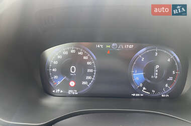 Внедорожник / Кроссовер Volvo XC60 2020 в 