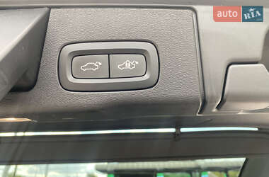 Внедорожник / Кроссовер Volvo XC60 2020 в 