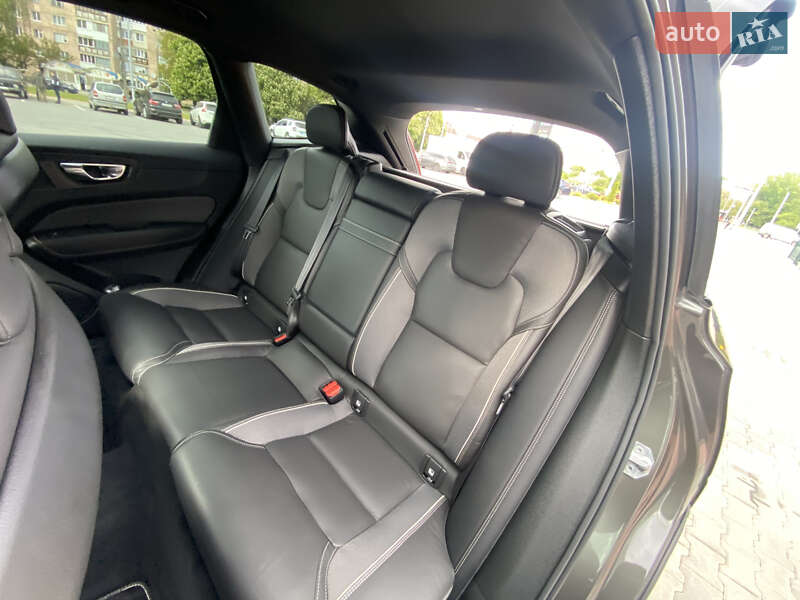 Внедорожник / Кроссовер Volvo XC60 2020 в Луцке