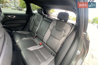 Внедорожник / Кроссовер Volvo XC60 2020 в 