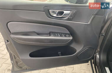 Внедорожник / Кроссовер Volvo XC60 2020 в 