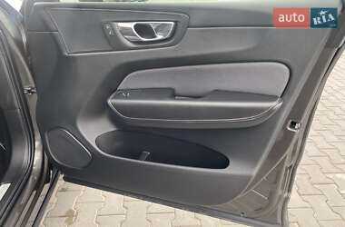 Внедорожник / Кроссовер Volvo XC60 2020 в 