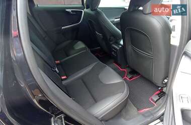 Позашляховик / Кросовер Volvo XC60 2010 в 