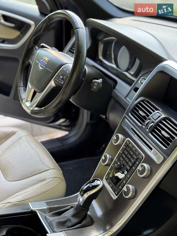 Внедорожник / Кроссовер Volvo XC60 2015 в Тернополе фото 12 Внедорожник / Кроссовер Volvo XC60 2015 в Тернополе