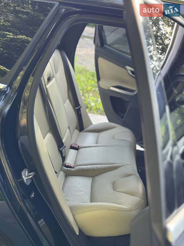 Внедорожник / Кроссовер Volvo XC60 2015 в Тернополе фото 16 Внедорожник / Кроссовер Volvo XC60 2015 в Тернополе