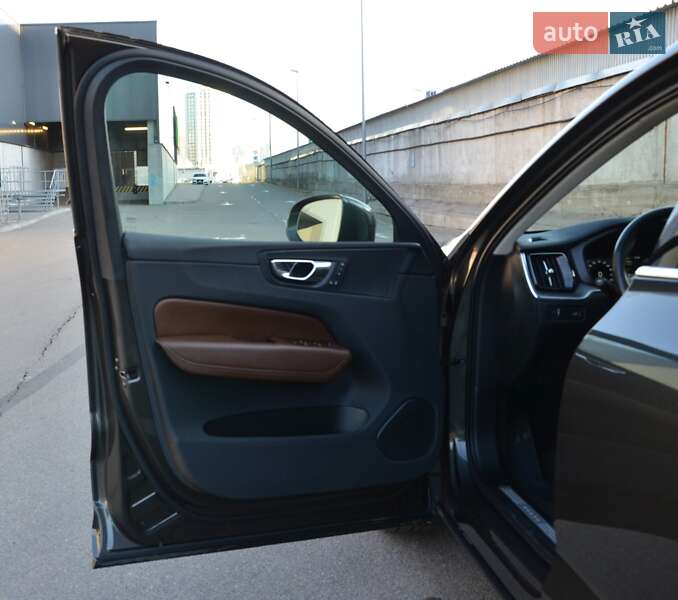 Внедорожник / Кроссовер Volvo XC60 2018 в Киеве фото 20 Внедорожник / Кроссовер Volvo XC60 2018 в Киеве