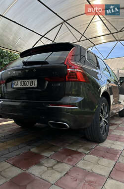Внедорожник / Кроссовер Volvo XC60 2017 в 