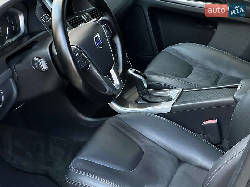 Внедорожник / Кроссовер Volvo XC60 2014 в Тернополе