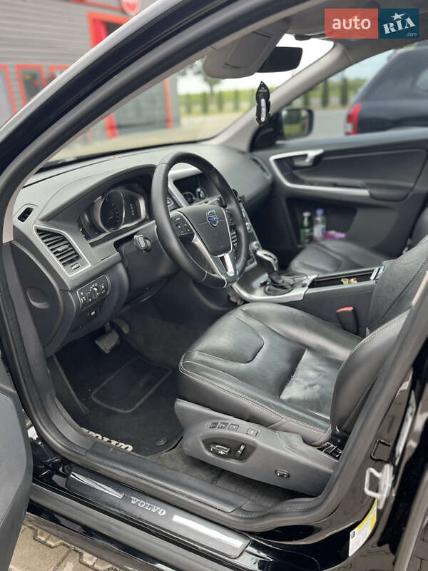 Внедорожник / Кроссовер Volvo XC60 2015 в Киеве