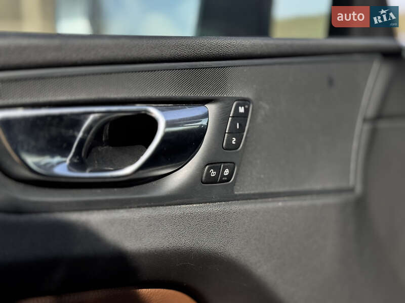 Внедорожник / Кроссовер Volvo XC60 2017 в Виннице фото 13 Внедорожник / Кроссовер Volvo XC60 2017 в Виннице