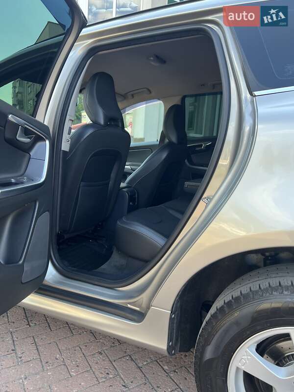 Внедорожник / Кроссовер Volvo XC60 2015 в Кременчуге фото 17 Внедорожник / Кроссовер Volvo XC60 2015 в Кременчуге