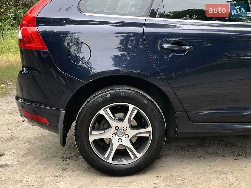 Внедорожник / Кроссовер Volvo XC60 2016 в Киеве