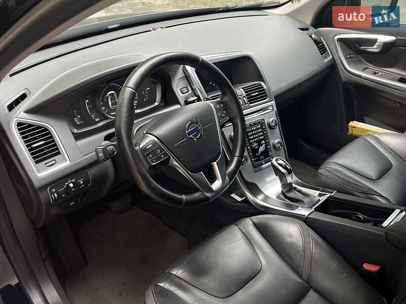 Внедорожник / Кроссовер Volvo XC60 2016 в Киеве