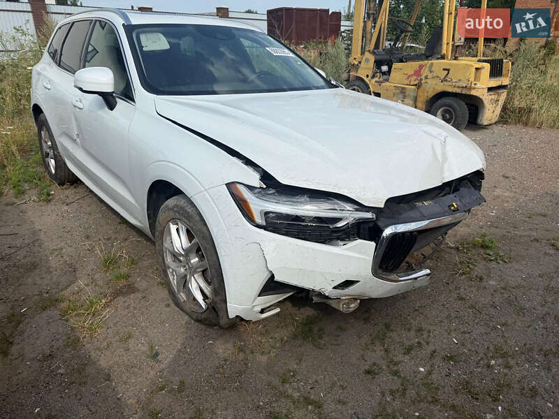 Внедорожник / Кроссовер Volvo XC60 2021 в 