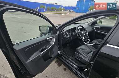 Внедорожник / Кроссовер Volvo XC60 2016 в 