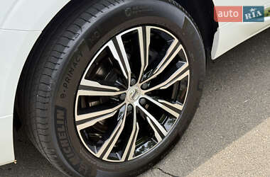 Внедорожник / Кроссовер Volvo XC60 2021 в 