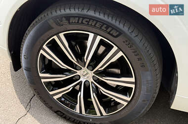 Внедорожник / Кроссовер Volvo XC60 2021 в 