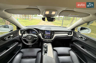 Внедорожник / Кроссовер Volvo XC60 2021 в 