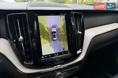 Внедорожник / Кроссовер Volvo XC60 2021 в 