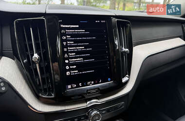 Внедорожник / Кроссовер Volvo XC60 2021 в 
