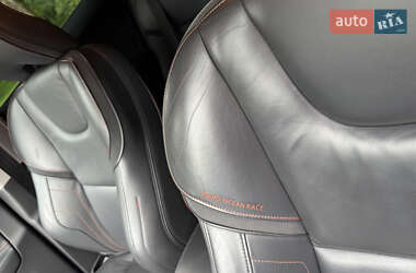 Внедорожник / Кроссовер Volvo XC60 2015 в 