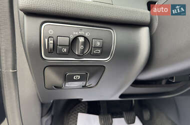 Внедорожник / Кроссовер Volvo XC60 2015 в 