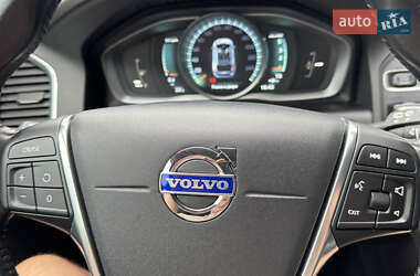 Внедорожник / Кроссовер Volvo XC60 2015 в 