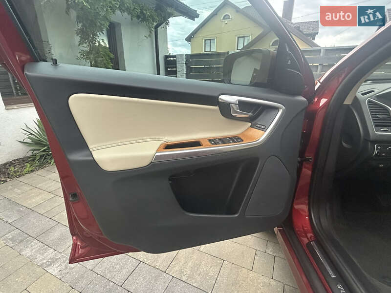 Позашляховик / Кросовер Volvo XC60 2017 в Львові