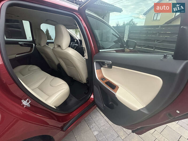 Позашляховик / Кросовер Volvo XC60 2017 в Львові