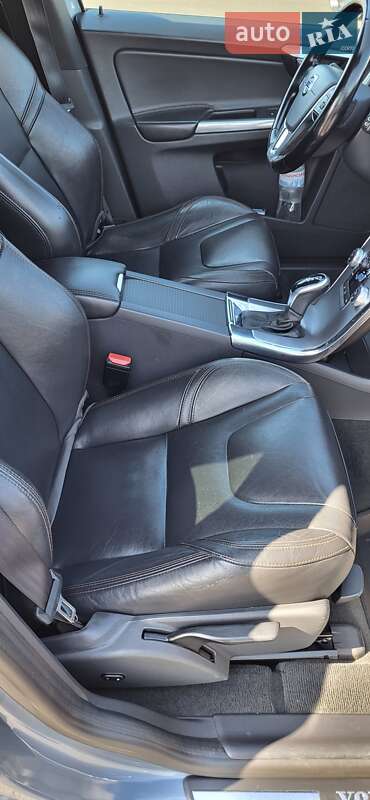 Внедорожник / Кроссовер Volvo XC60 2017 в Черкассах