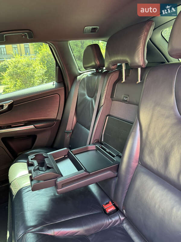 Внедорожник / Кроссовер Volvo XC60 2013 в Киеве