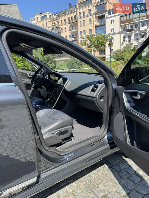 Внедорожник / Кроссовер Volvo XC60 2013 в Киеве