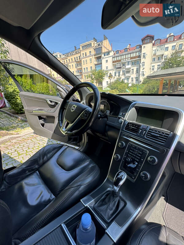Внедорожник / Кроссовер Volvo XC60 2013 в Киеве