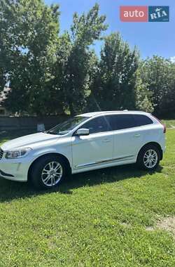 Внедорожник / Кроссовер Volvo XC60 2015 в 