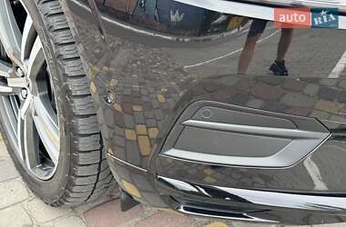 Внедорожник / Кроссовер Volvo XC60 2018 в 